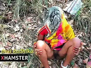 Desi Indian Outdoor Big Boob Aunty Showing Big Ass Big Body Hindi Porn Video