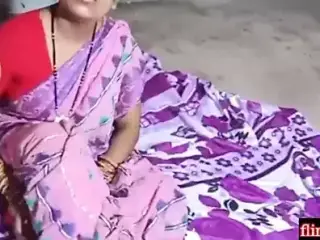 Desi Big Ass Aunty Ki Gand Utha Ke Chudayi Kari Or Muth Pee