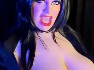 Huge Milky Mommy Tits BBW Elvira Cosplay