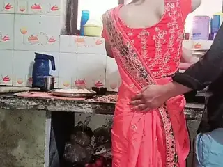 Kitchen me kam karate Samy bhabhi ko sahab ne chod diya hard fucking