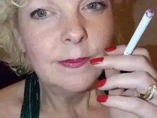 Sexy smoking milf