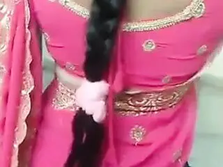 Aunty saree remove