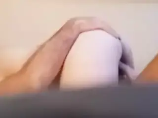 Jebac joj trlja picku. Cock Rubbing Pussy