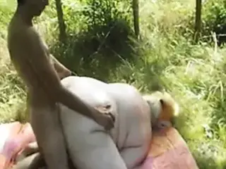 Thin Guy Fucking A Huge Assed Woman Outside
