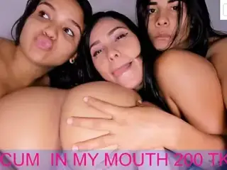 Katina fucks her friend’s pussy and butthole with her tongue on camera