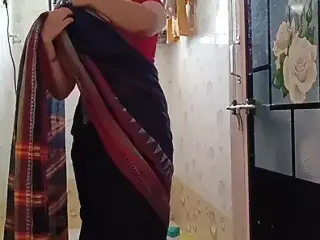 Indian Desi Aunty Is Taking A Hot Bath And Showing Sexy Boobs And Ass