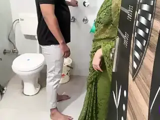 Plumber Ne kaha Bhabhi Apki jaisi Aurat ka to mai Pura Paani Pee jaau agar saath do