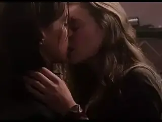 Katie Cassidy Hot Lesbian Kiss 4K