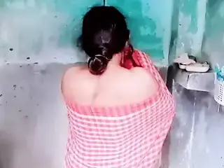 🇮🇳DESI INDIAN BATHROOM SEX   (Cheating Wife Amateur Homemade Wife Real Homemade Tamil 18 Year Old Indian Uncensored Japane