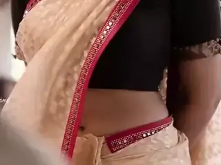 Ammu Abirami’s Sexy Navel