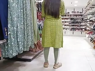 Step Sister ko jabardasti Shopping Mall bol kar apne Room le jakar jabardasti karke chod dia