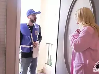 Mailman delivers a big package to pornstar