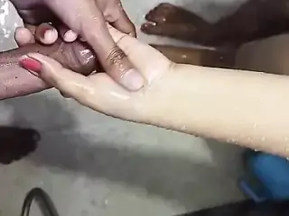 Indian girl showing her boobs while she taking a bath with his boyfriend and fucked hard