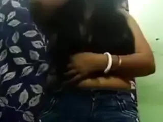 Indian girl showing her sexy boobs