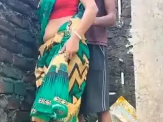 Bengali Bhabi outdoor mms