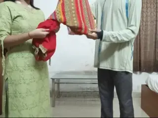 Salu apne tailer ke pass apne saree silvane aur map dene gayi thi aur vahi chud gayi