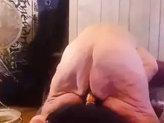 Slobbering down the cock till she cummm she wont stop