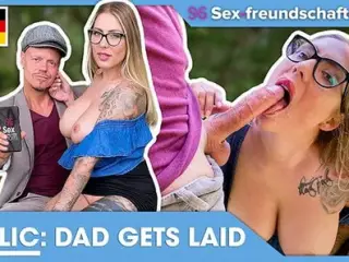 PUBLIC – German DAD fucks MOM with GLASSES! SEX-FREUNDSCHAFTEN