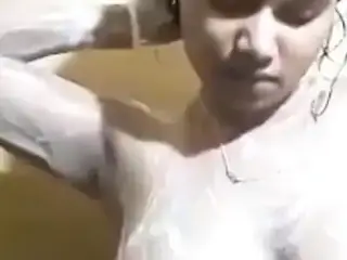 Indian desi showing big boobs – xxx video